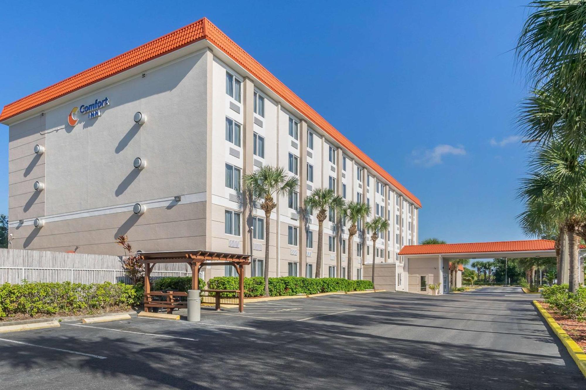 Staying Near St. Pete Junior College: 8 Budget Hotels Compared