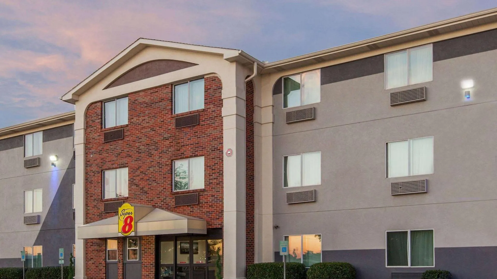5 Budget Hotels Near Randol Mill Park Worth Booking in Arlington