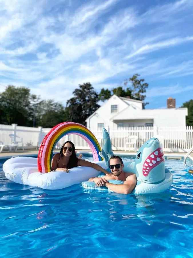 Staying Near Marginal Way: 6 Family Hotels Compared