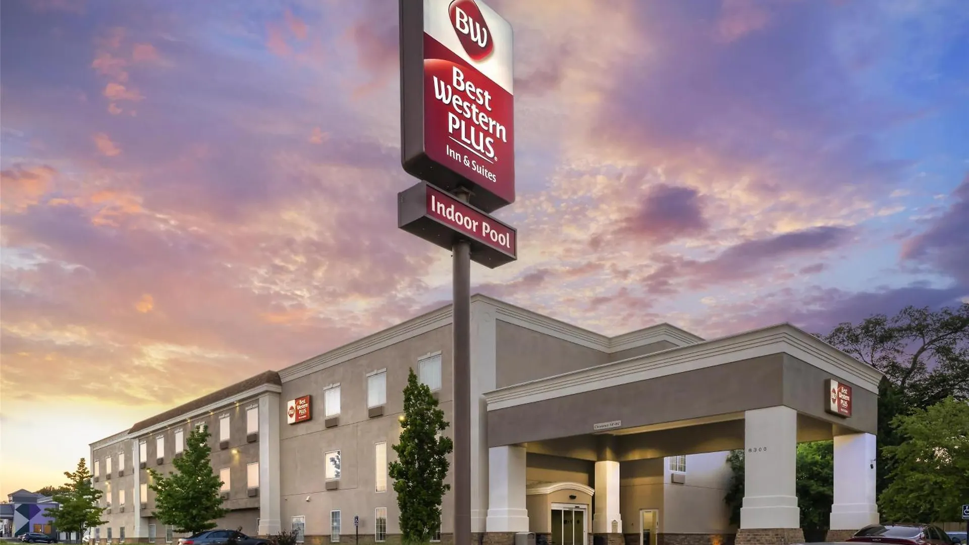 11 Business Hotels Near Great Plains Nature Ctr for Easy Access